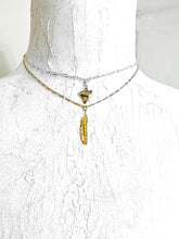 Load image into Gallery viewer, Gold Feather Necklace