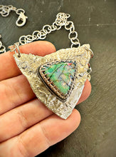 Load image into Gallery viewer, All That Glitters Necklace