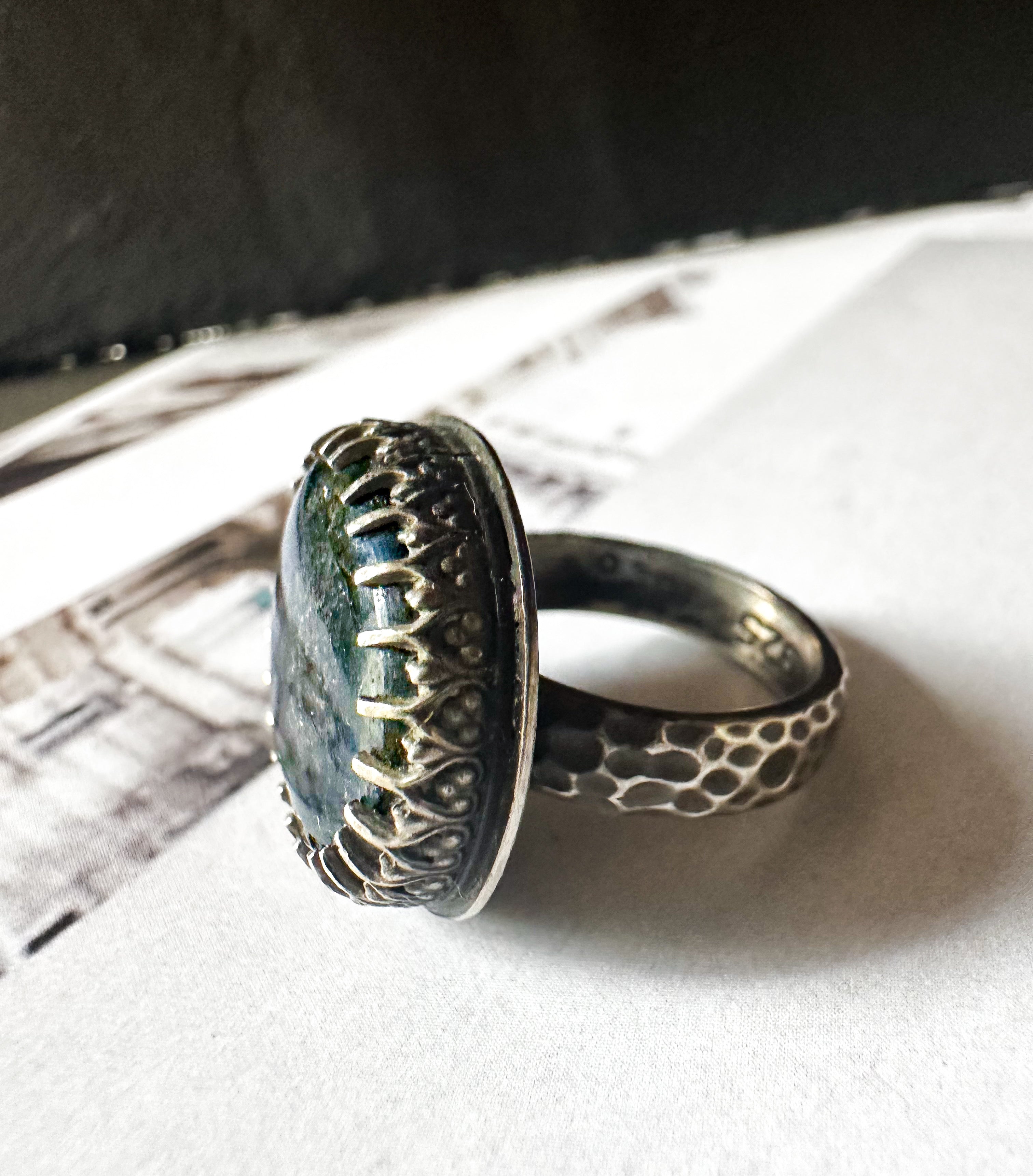 ShadowHold Ring