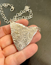 Load image into Gallery viewer, All That Glitters Necklace