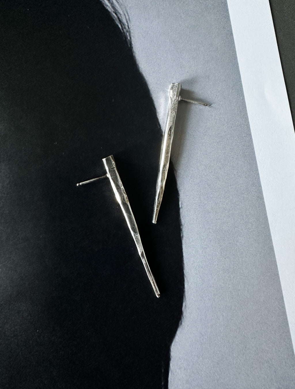Silver Spikes -medium