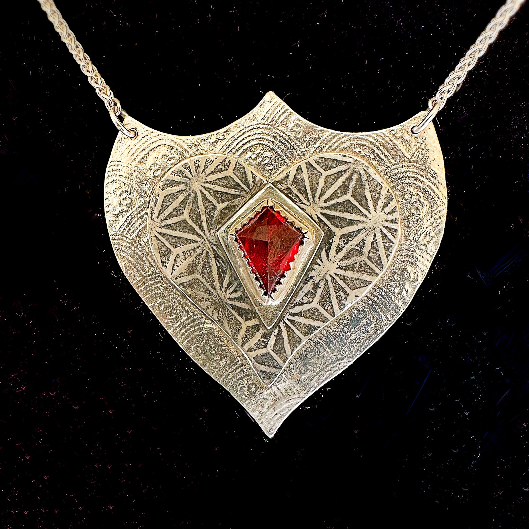 ObscurO Shield in Garnet- Ageis
