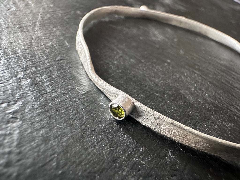 Distilled Rotation Bangle (with peridot)