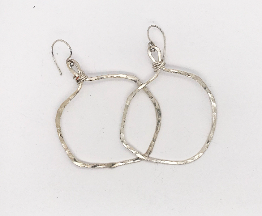 Veruschka Hoops (silver, medium) - Obscuro Jewelry -  hammered sterling silver